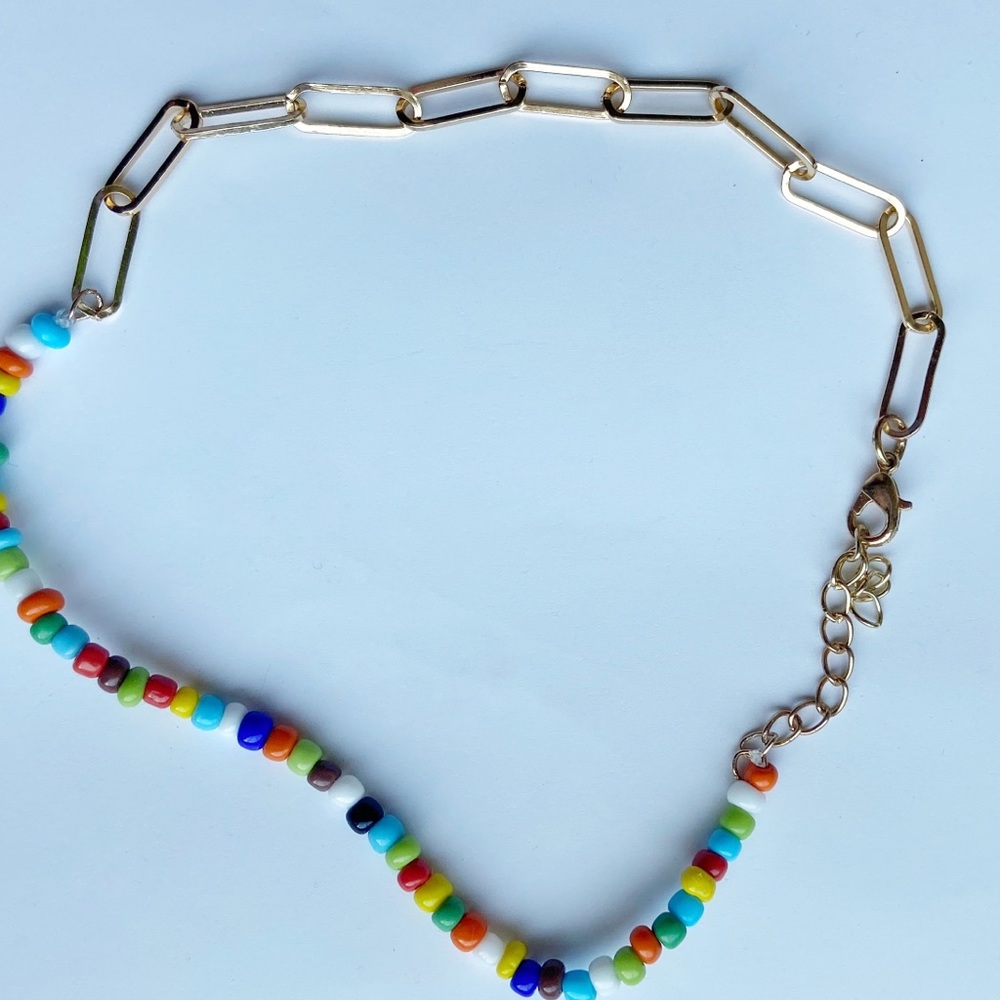 half beaded half gold chain short necklace!! 💗💗